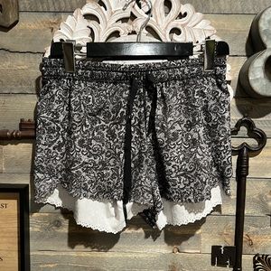 Lululemon shorts sz 4